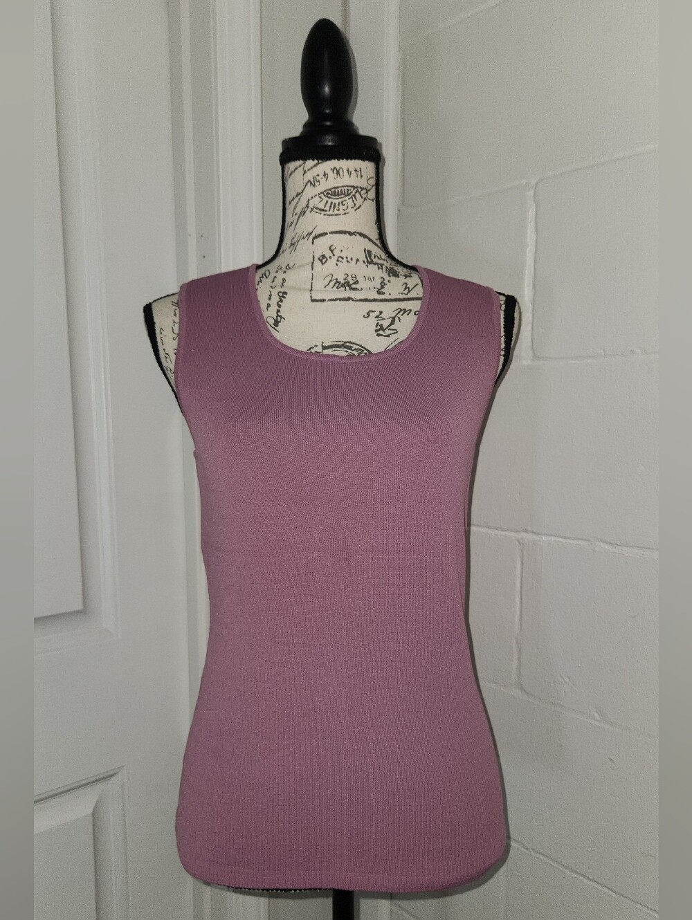 Chico's Sleeveless Scoop Neck Tank Top Shell in Lilac Size Medium (Chicco 1) EUC